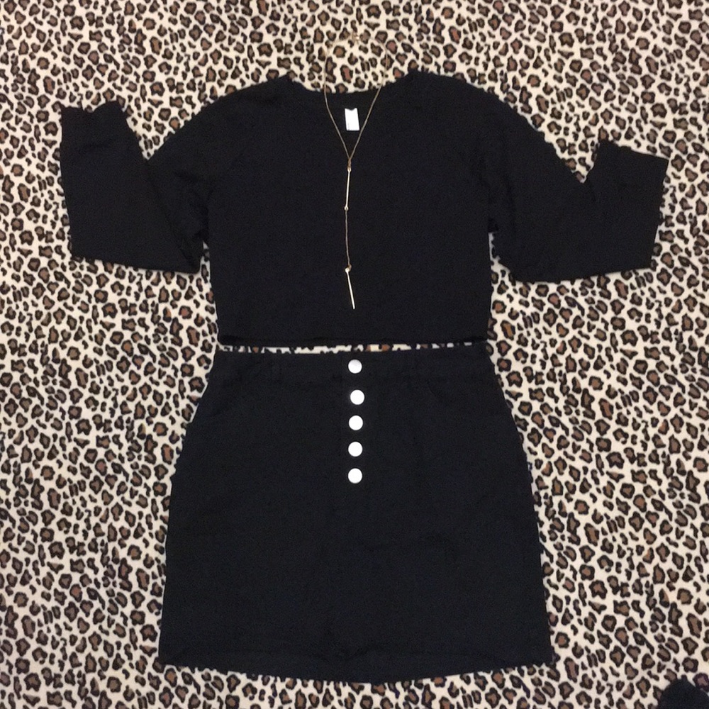 AMERICAN APPAREL BLACK CROPTOP